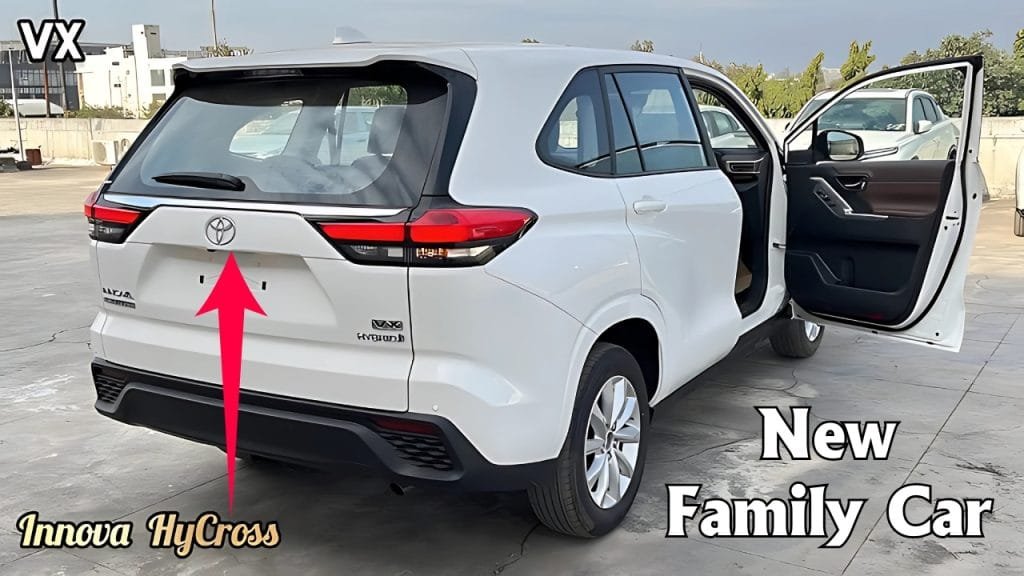 Toyota Innova Hycross: टोयोटा इनोवा हाइक्रॉस – नए सेगमेंट में एक परफेक्ट फैमिली कार हुआ लॉन्च जाने कीमत! Innova Hycross on Road Price..